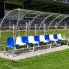 Dugout voetbal model 150 33 Standaard worden onze dugouts afgewerkt met 3 mm slagvast polycarbonaat, u kunt echter ook voor polycarbonaat van 4, 5 of zelfs 6 mm. dik kiezen.